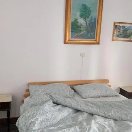 Como Lake - Quiet House